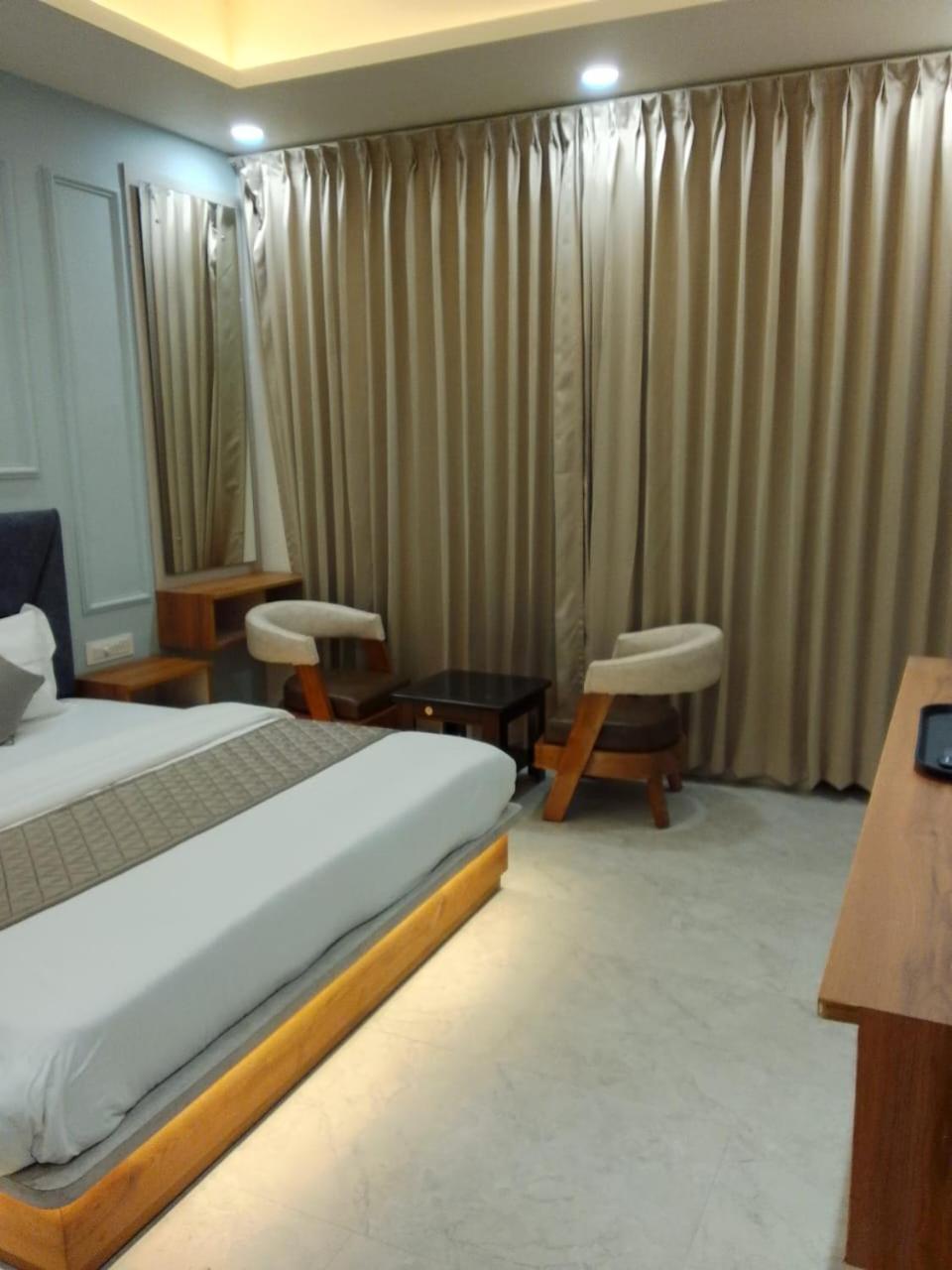 The Grand View Hotell Baijnāth Eksteriør bilde