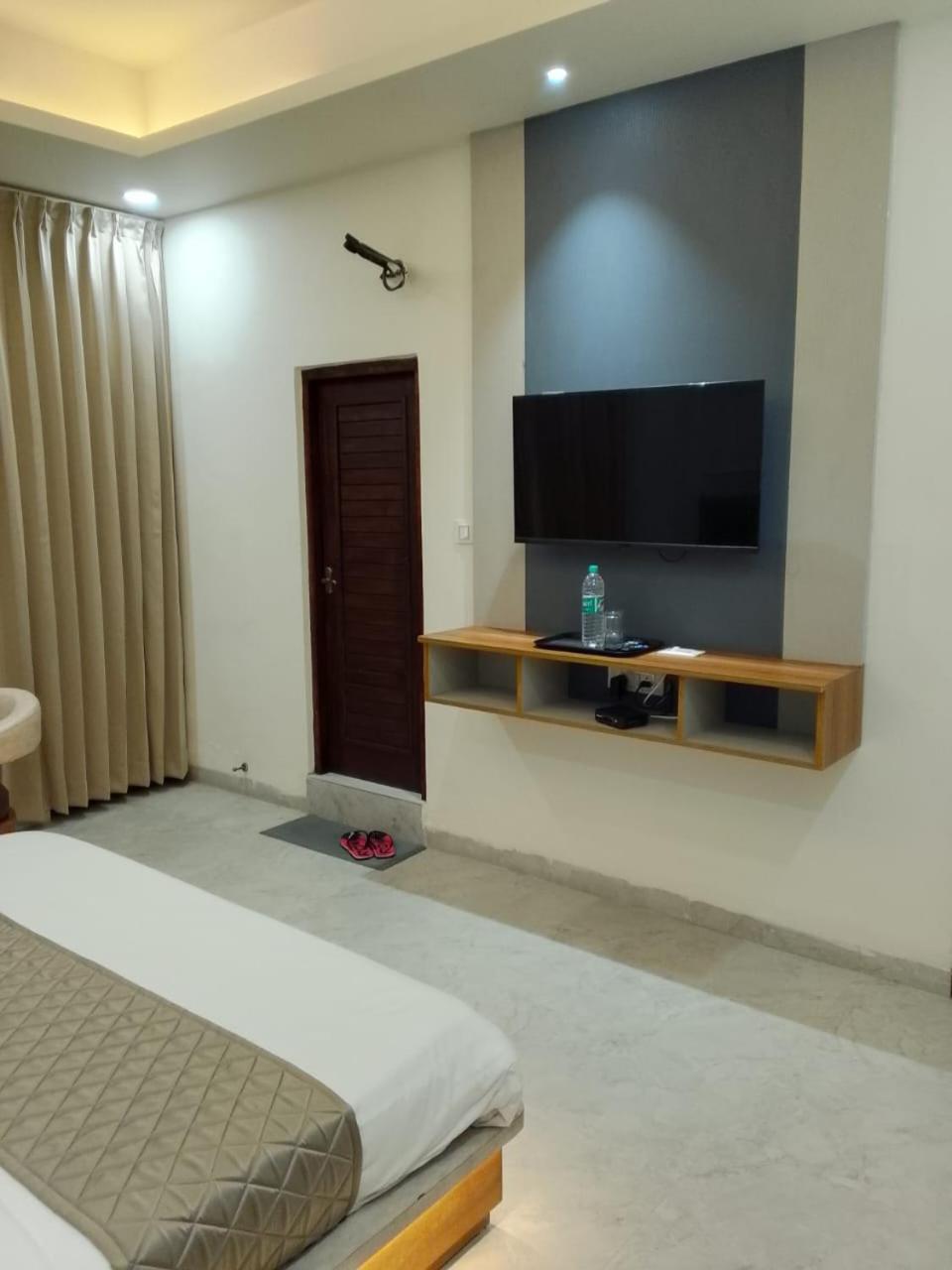 The Grand View Hotell Baijnāth Eksteriør bilde