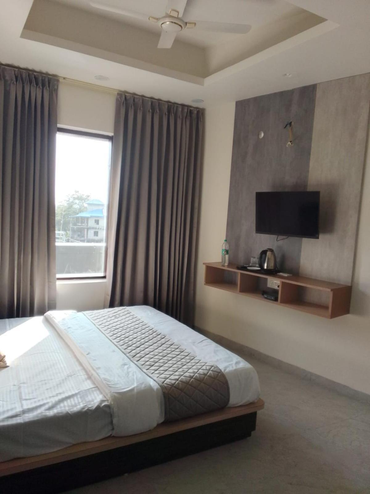 The Grand View Hotell Baijnāth Eksteriør bilde