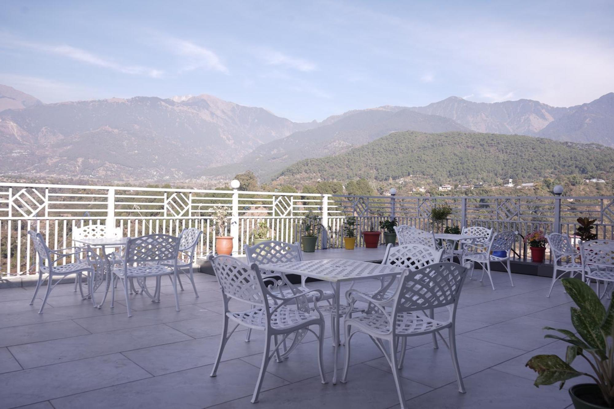 The Grand View Hotell Baijnāth Eksteriør bilde